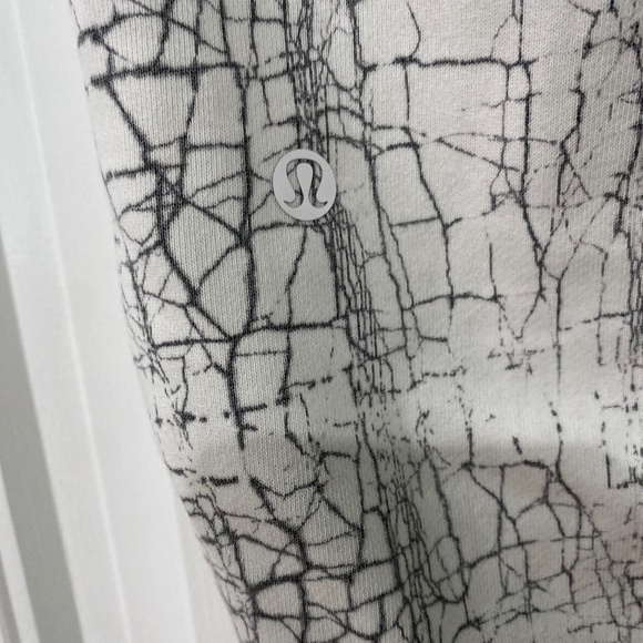 Lululemon Warm Down Jogger *7/8 Length Thread Dye White Black - Picture 8 of 9